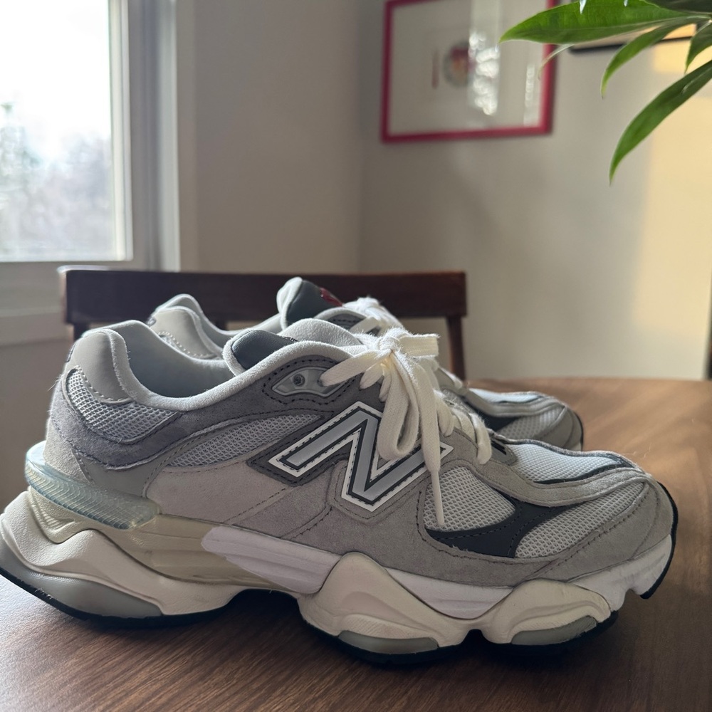 New Balance 9060 • size 9